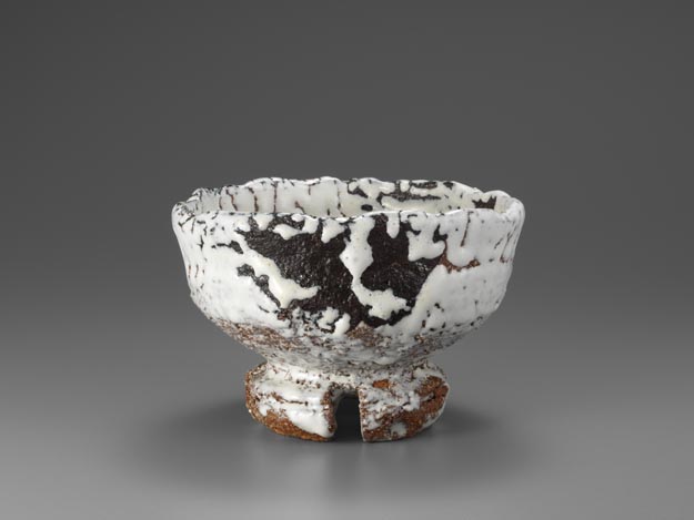 鬼萩割高台茶碗 - 国立工芸館